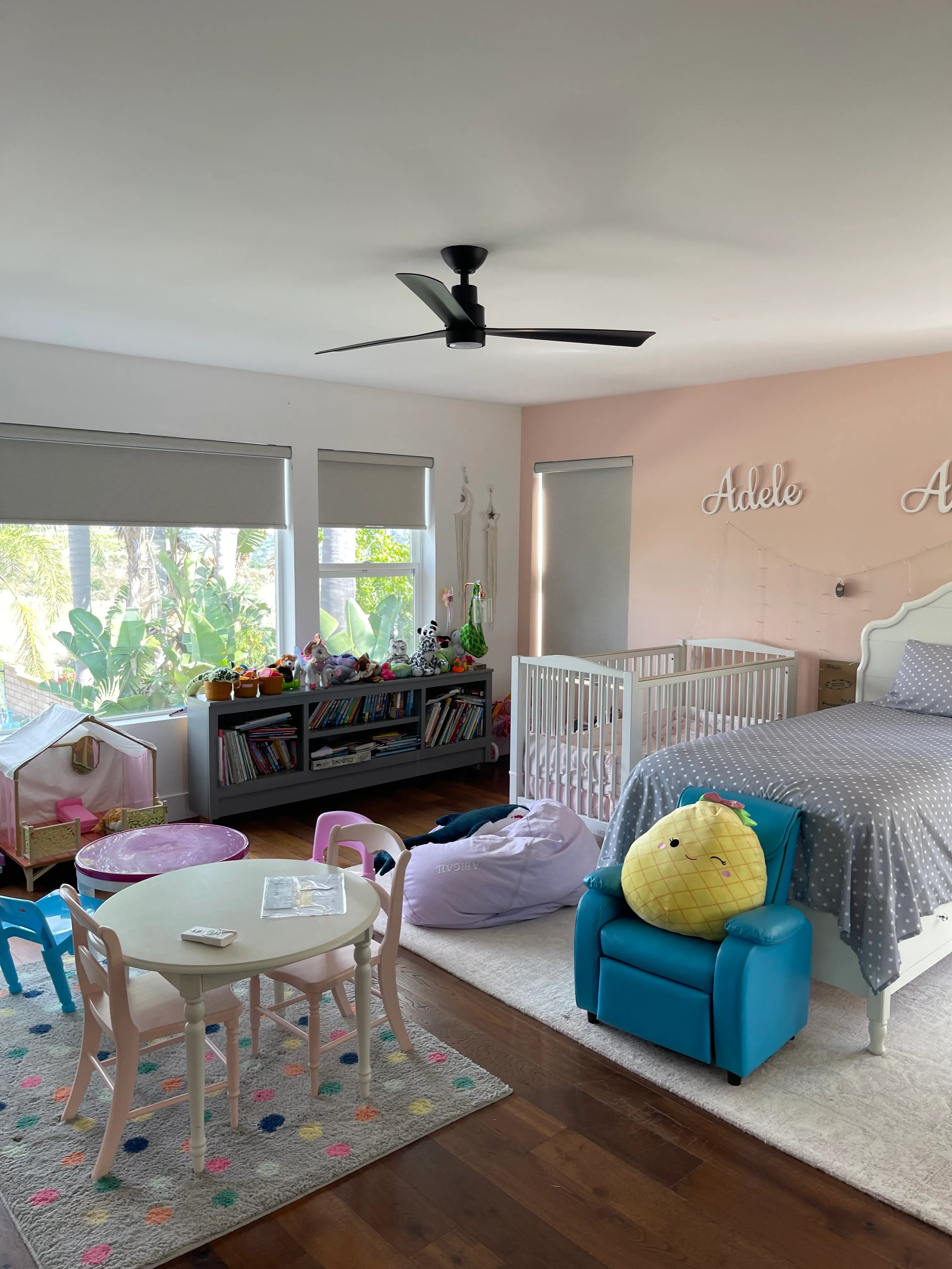Recámara de bebé con un ventilador suave de Babies Love Fans